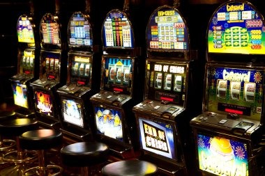 raja22 mobile app interface showing slot games and live casino lobby