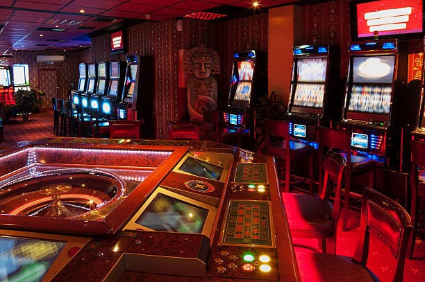 Uber Cup slot game interface showing badminton-themed reels and bonus features
